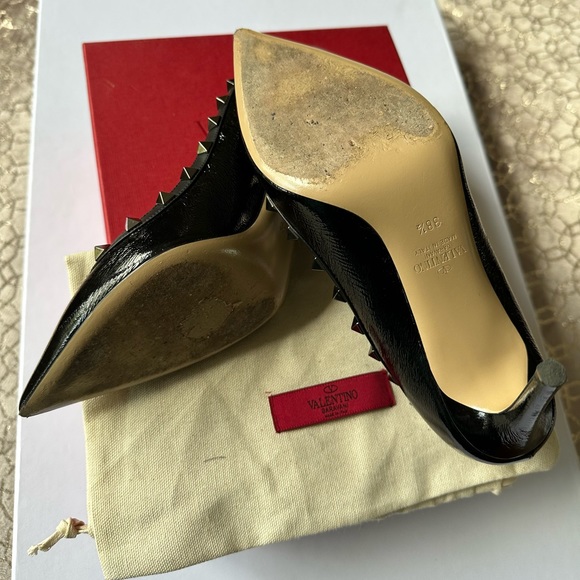 VALENTINO Rockstud Patent Leather Pumps - Picture 2 of 3